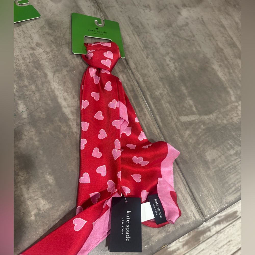 Kate Spade ♠️ Red and Pink Heart Pattern Scarf-30x30-fun functional fashion💕